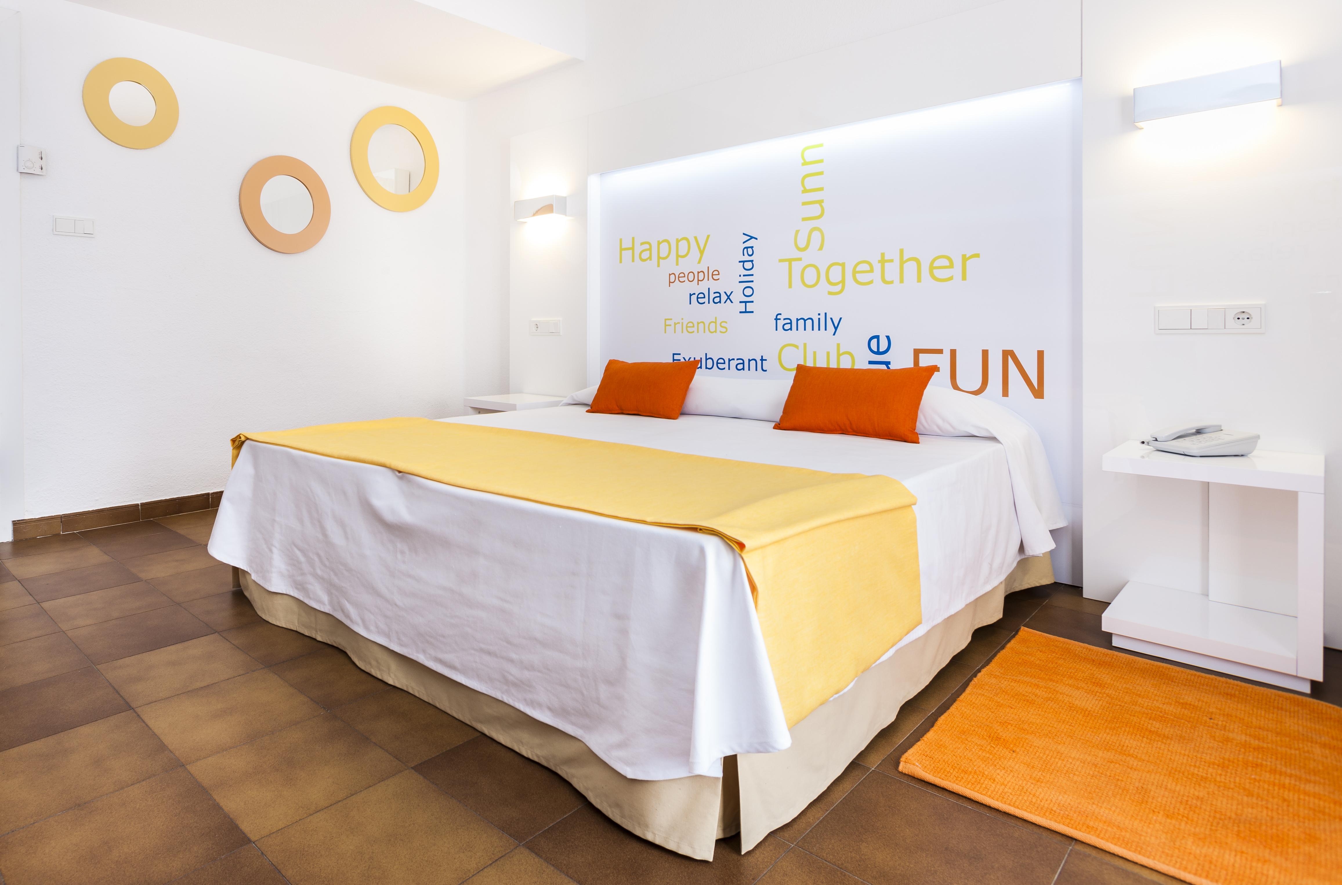 Globales Cortijo Blanco Hotel Marbella Exterior photo