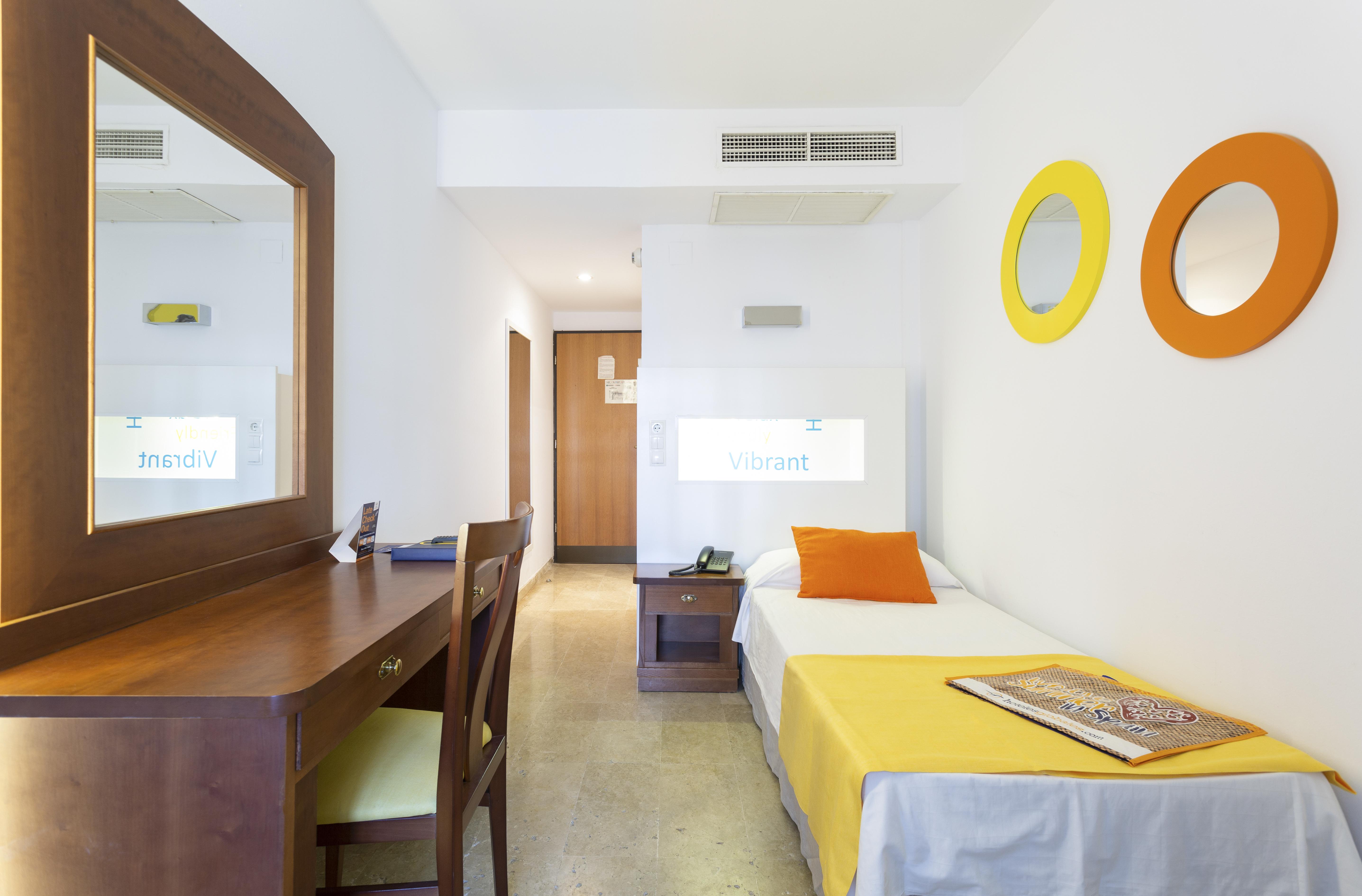 Globales Cortijo Blanco Hotel Marbella Exterior photo