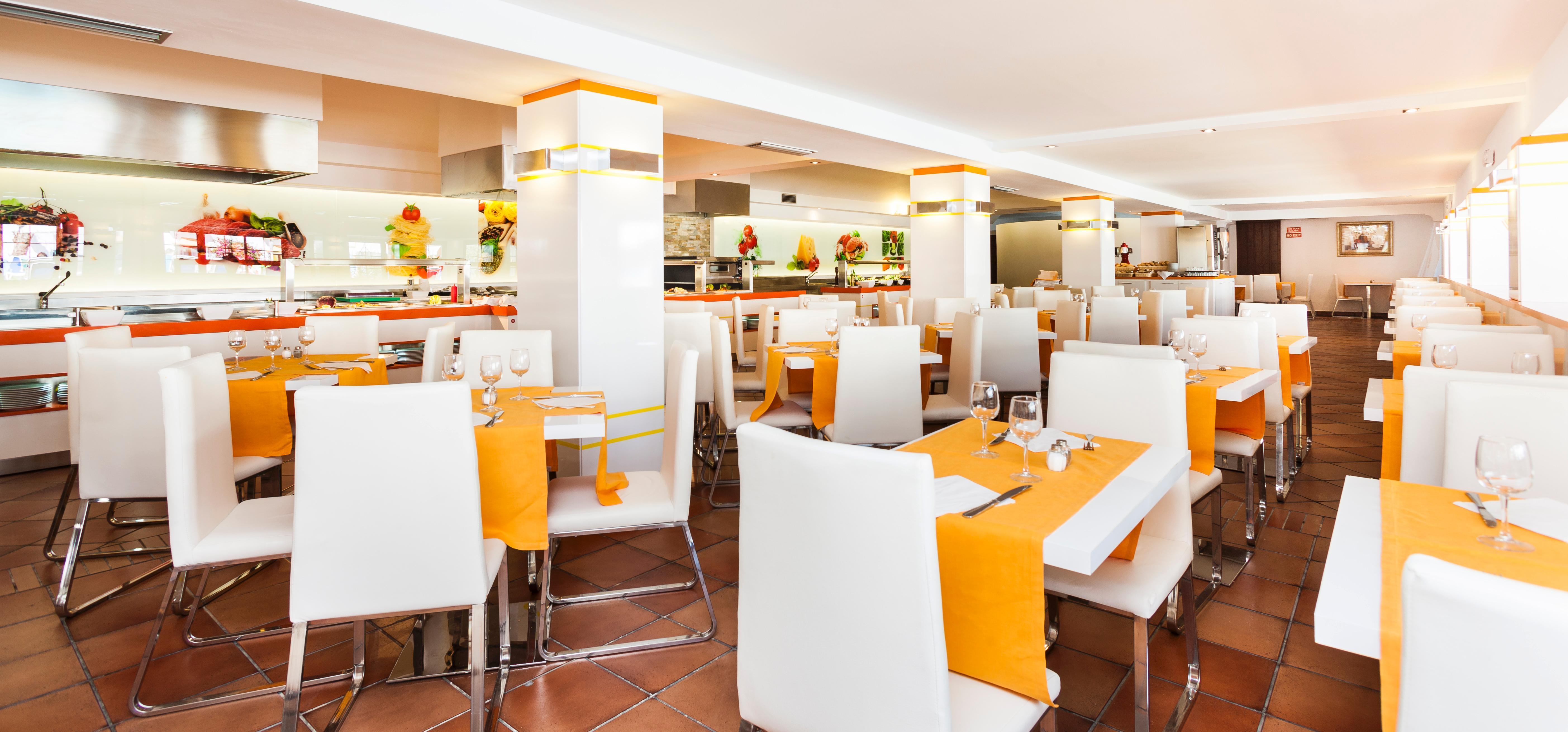 Globales Cortijo Blanco Hotel Marbella Exterior photo