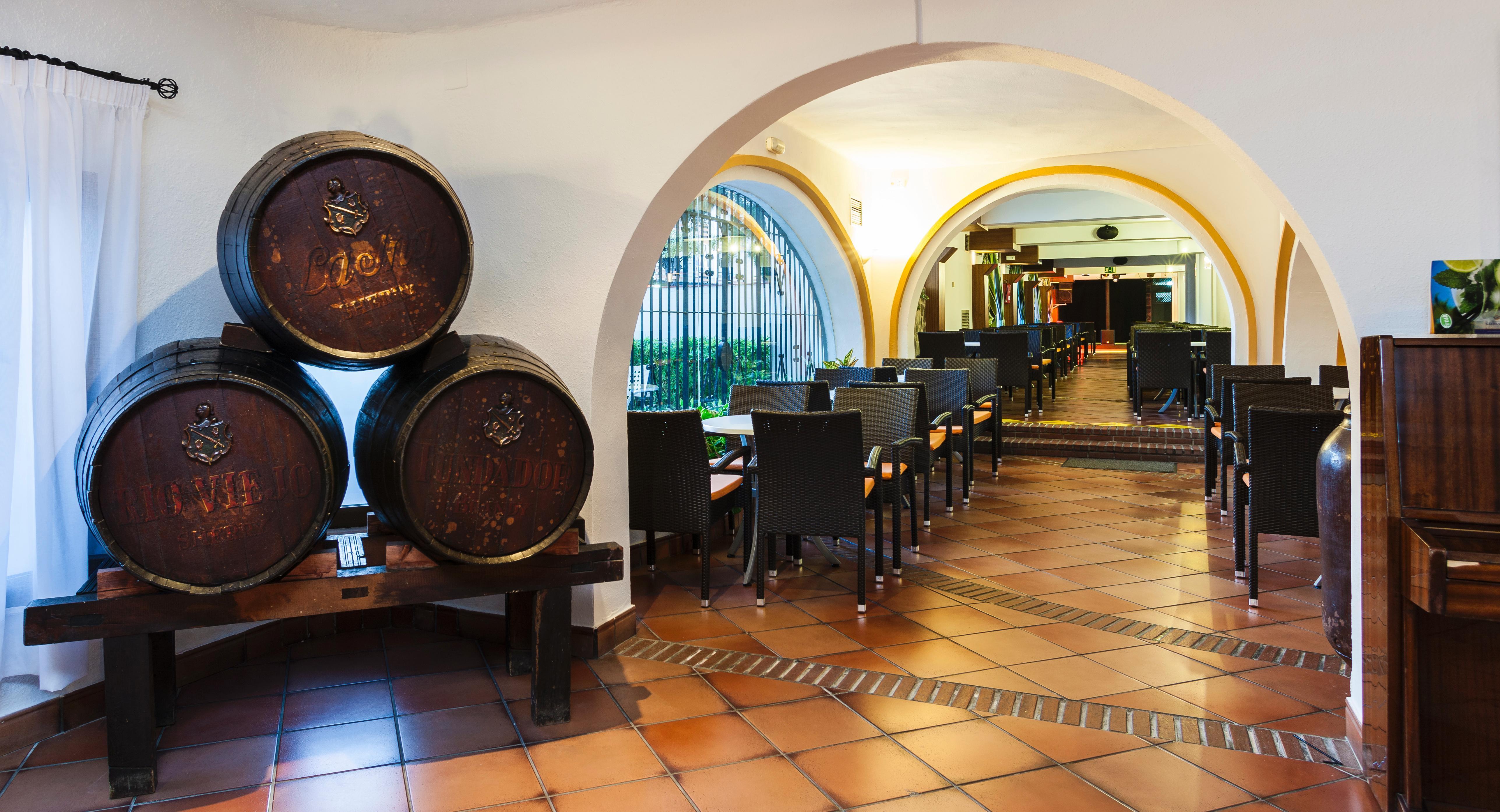 Globales Cortijo Blanco Hotel Marbella Exterior photo