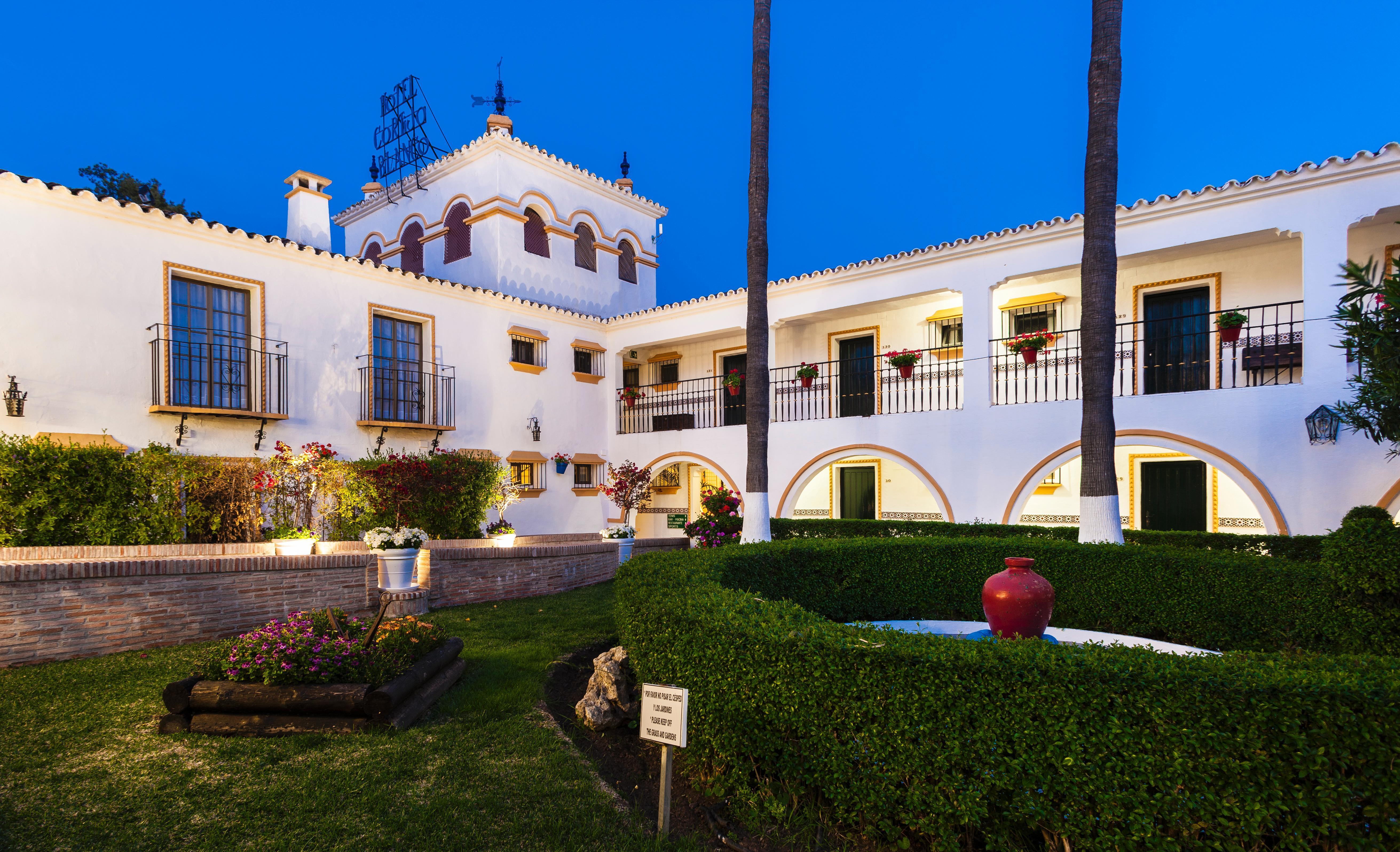 Globales Cortijo Blanco Hotel Marbella Exterior photo