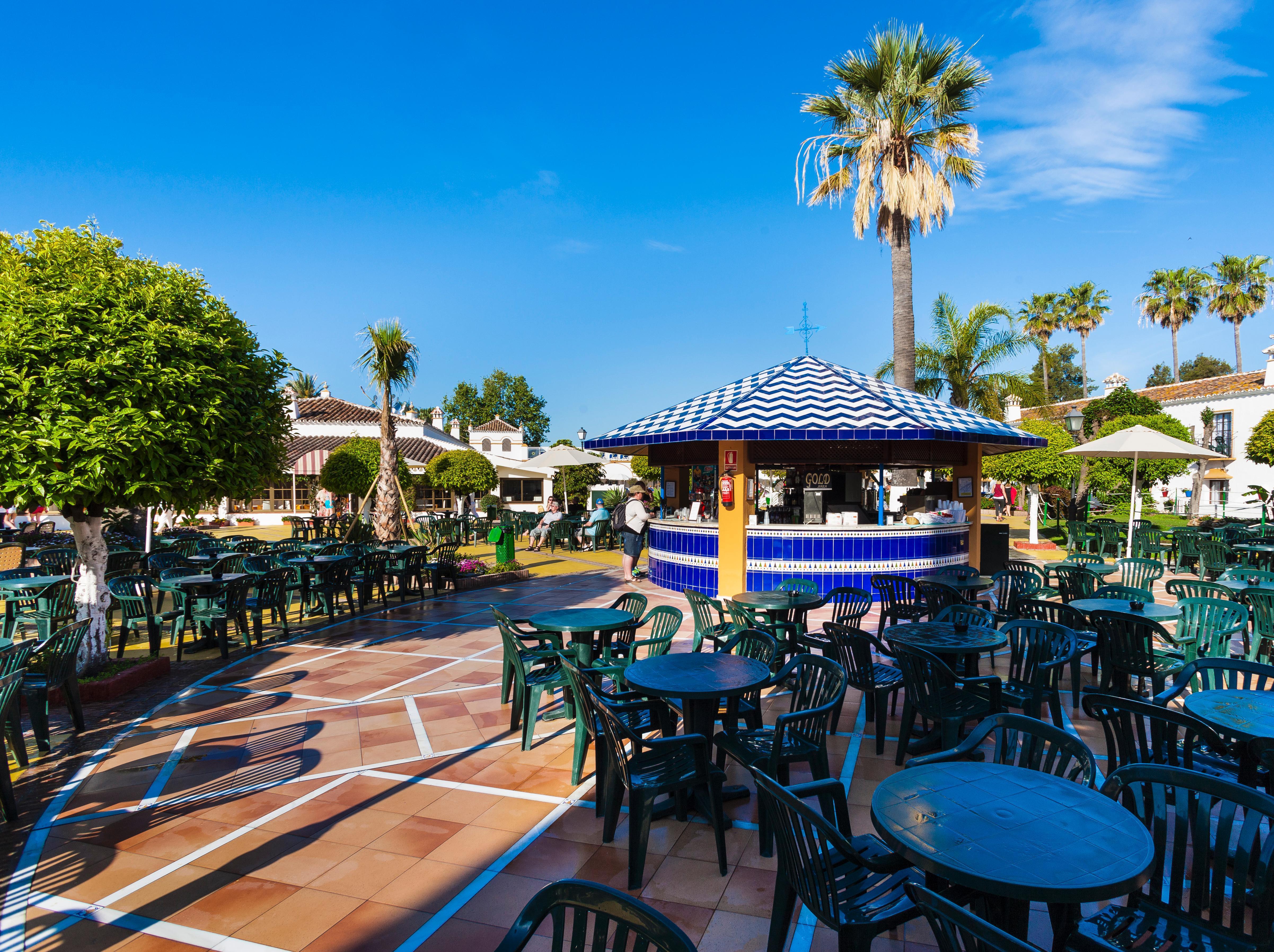 Globales Cortijo Blanco Hotel Marbella Exterior photo