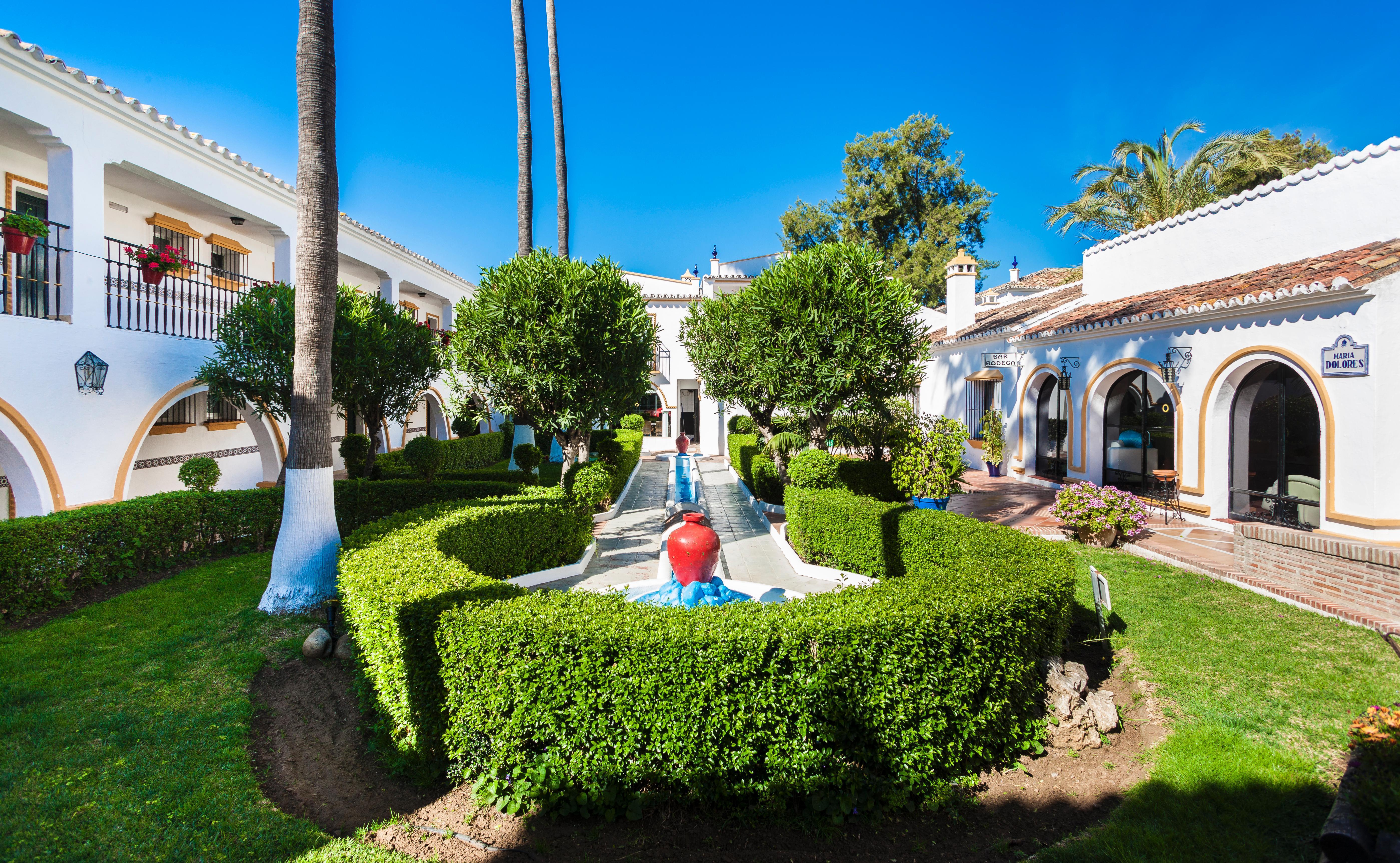 Globales Cortijo Blanco Hotel Marbella Exterior photo