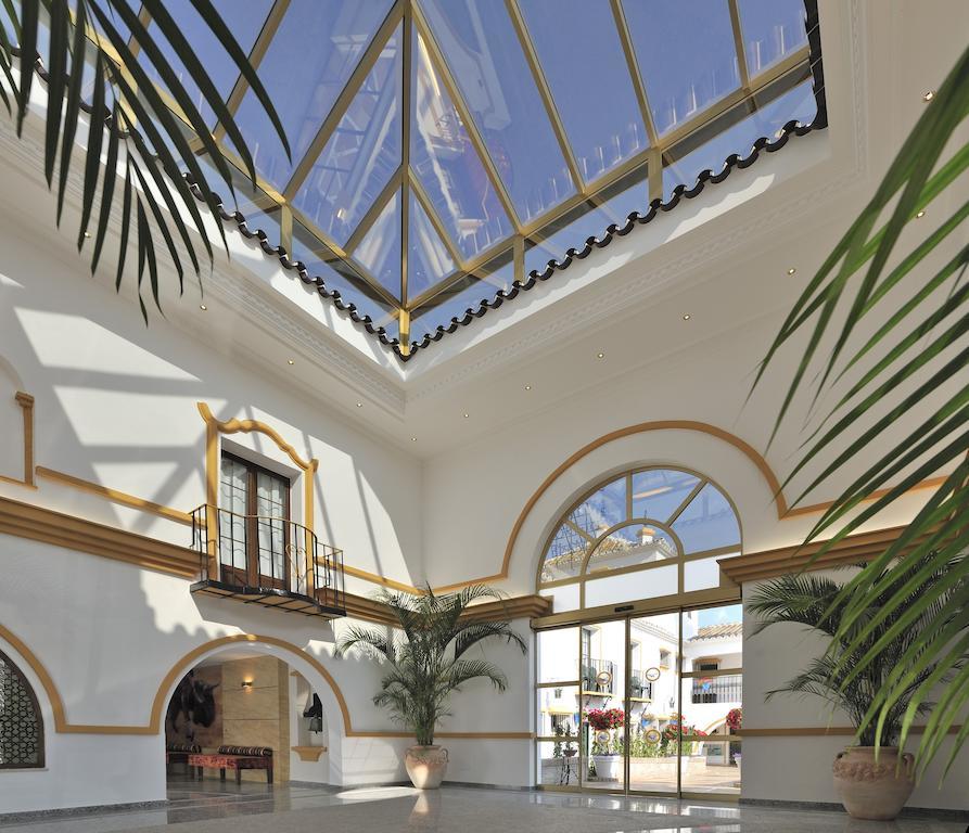 Globales Cortijo Blanco Hotel Marbella Exterior photo