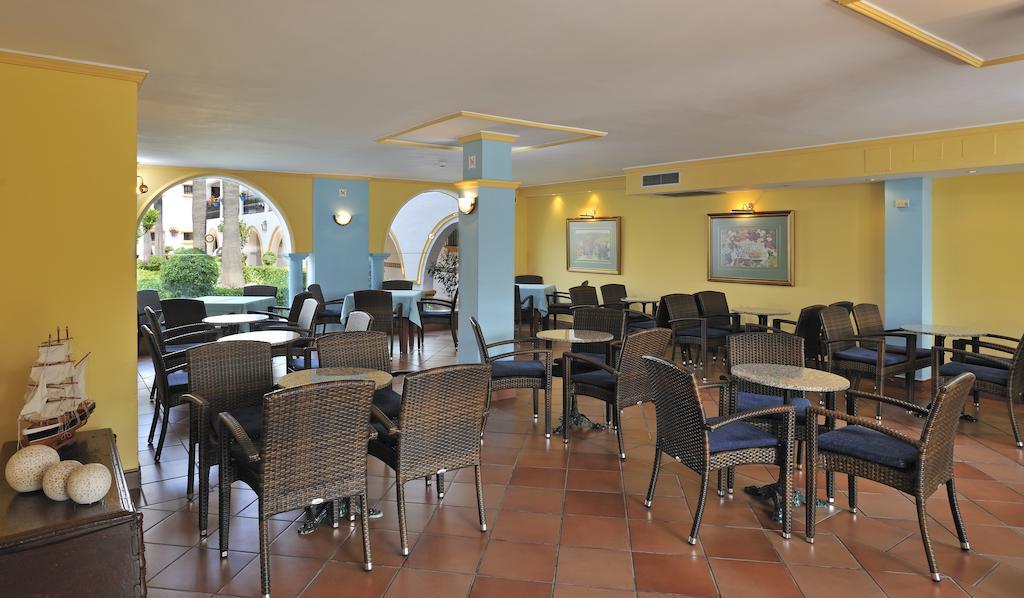 Globales Cortijo Blanco Hotel Marbella Exterior photo