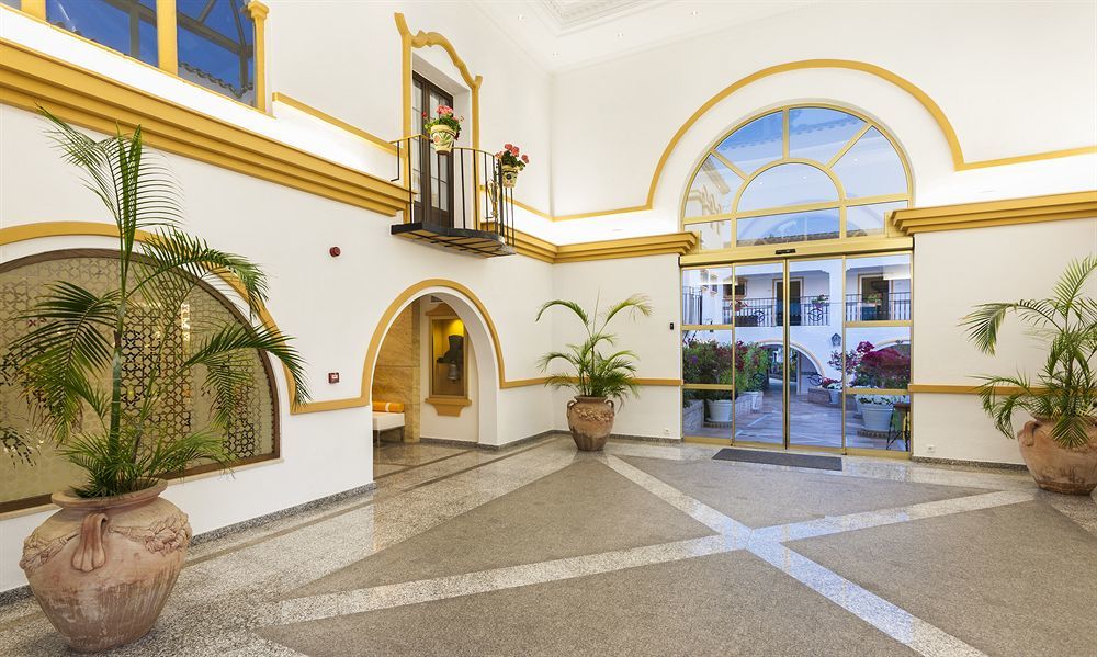 Globales Cortijo Blanco Hotel Marbella Exterior photo