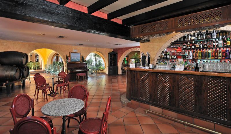Globales Cortijo Blanco Hotel Marbella Exterior photo