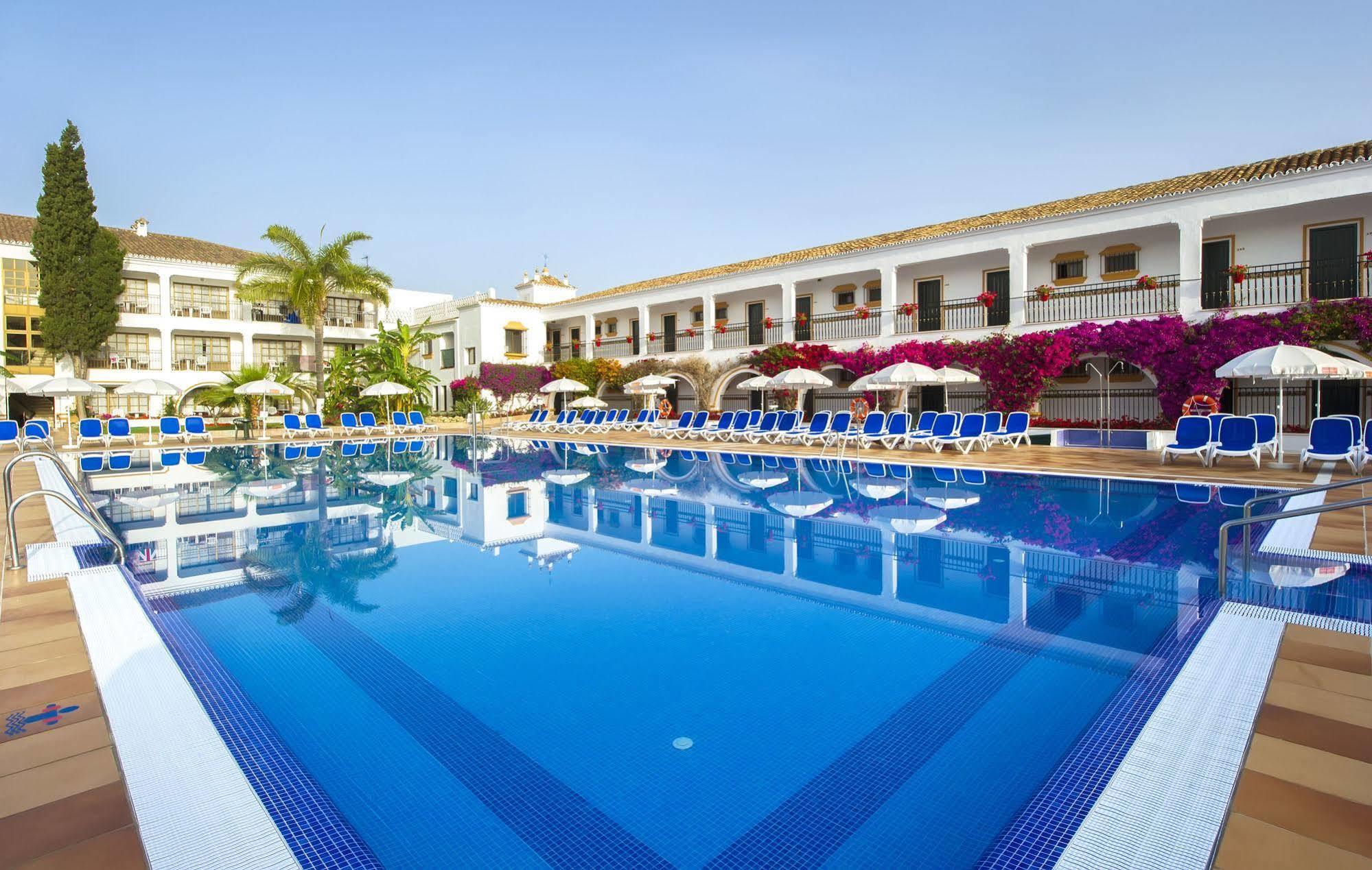 Globales Cortijo Blanco Hotel Marbella Exterior photo