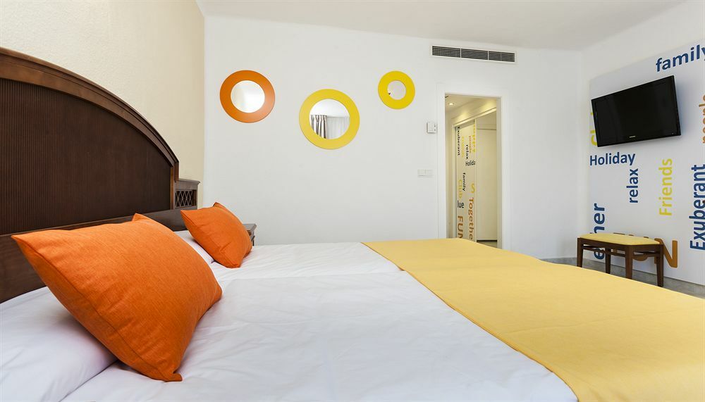 Globales Cortijo Blanco Hotel Marbella Exterior photo